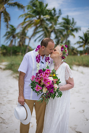 2024-04-25 Sandra and Kenneth Wedding Vow Renewal Smathers Beach, Key West -3706