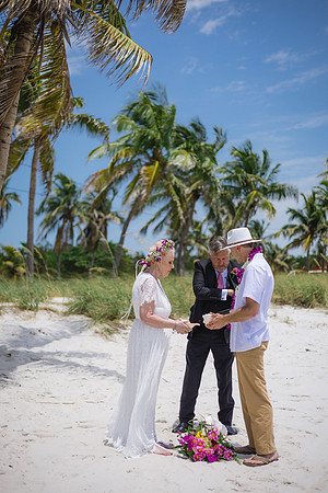 2024-04-25 Sandra and Kenneth Wedding Vow Renewal Smathers Beach, Key West -3830