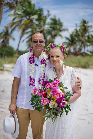 2024-04-25 Sandra and Kenneth Wedding Vow Renewal Smathers Beach, Key West -3680