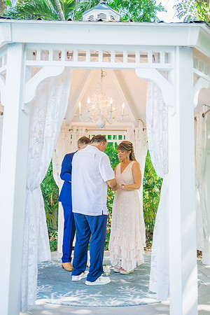 2023-08-25 Colleen and Michael Beach The Garden Hotel Key West Proofing Album-1707