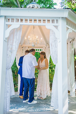 2023-08-25 Colleen and Michael Beach The Garden Hotel Key West Proofing Album-1706