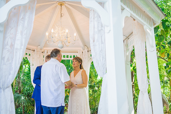 2023-08-25 Colleen and Michael Beach The Garden Hotel Key West Proofing Album-1708