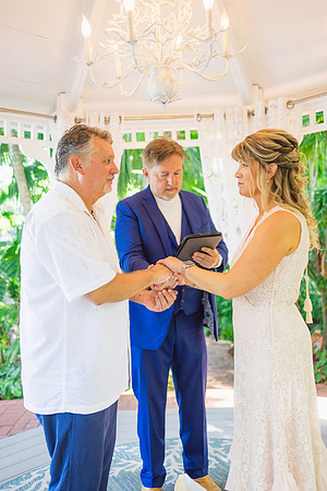 2023-08-25 Colleen and Michael Beach The Garden Hotel Key West Proofing Album-1731