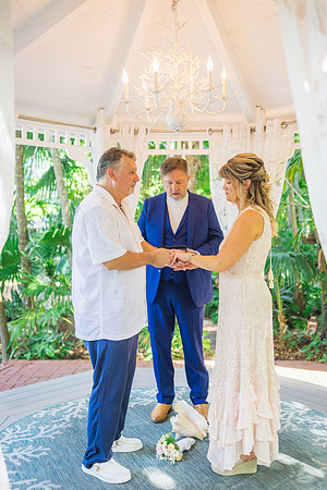 2023-08-25 Colleen and Michael Beach The Garden Hotel Key West Proofing Album-1762