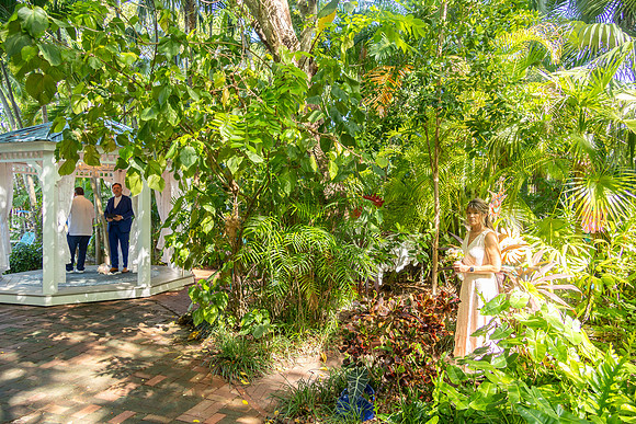 2023-08-25 Colleen and Michael Beach The Garden Hotel Key West Proofing Album 2-2-3