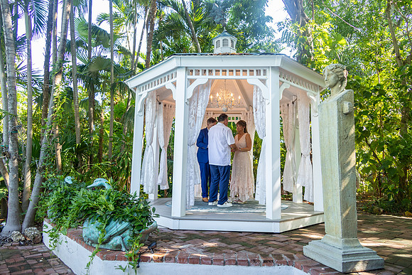 2023-08-25 Colleen and Michael Beach The Garden Hotel Key West Proofing Album 2-2-19