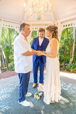 2023-08-25 Colleen and Michael Beach The Garden Hotel Key West Proofing Album 2-2-29