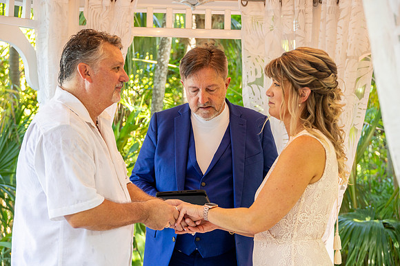 2023-08-25 Colleen and Michael Beach The Garden Hotel Key West Proofing Album 2-2-31