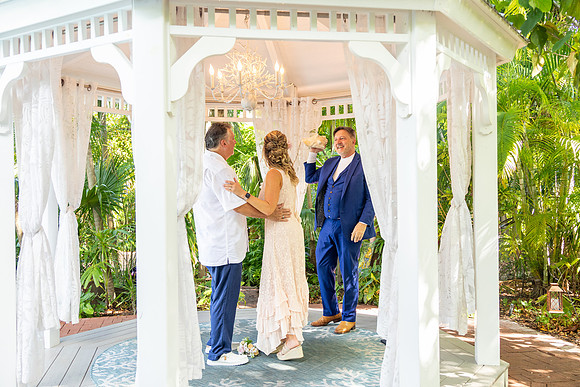 2023-08-25 Colleen and Michael Beach The Garden Hotel Key West Proofing Album 2-2-41