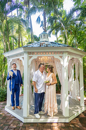 2023-08-25 Colleen and Michael Beach The Garden Hotel Key West Proofing Album 2-2-43