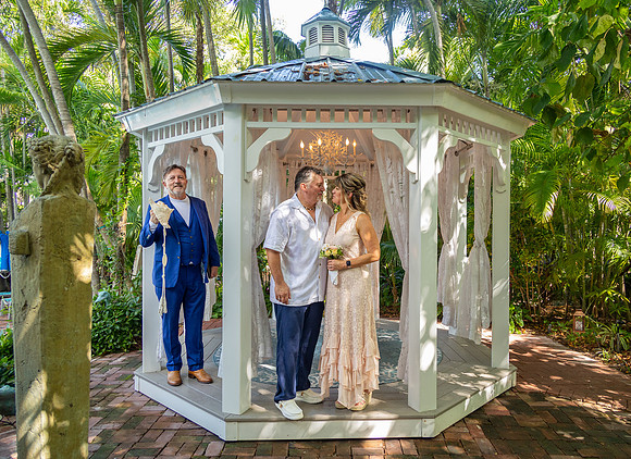 2023-08-25 Colleen and Michael Beach The Garden Hotel Key West Proofing Album 2-2-44