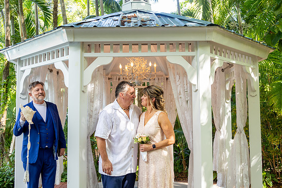 2023-08-25 Colleen and Michael Beach The Garden Hotel Key West Proofing Album 2-2-45