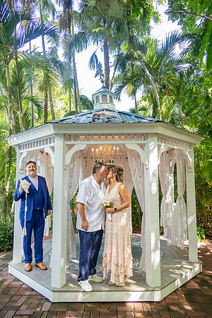 2023-08-25 Colleen and Michael Beach The Garden Hotel Key West Proofing Album 2-2-46