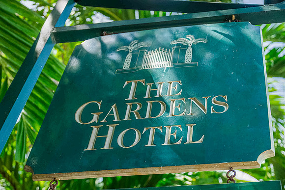 2023-08-25 Colleen and Michael Beach The Garden Hotel Key West Proofing Album 2-2470