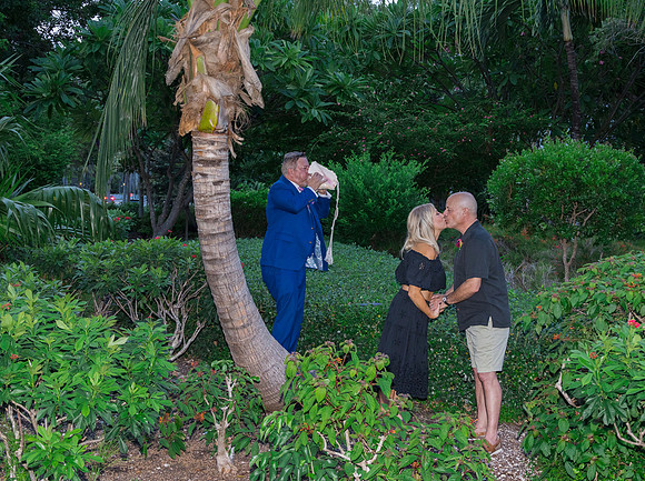 2023-10-11 Butterfly Truman  Park  Wedding Vow Renewal-1162