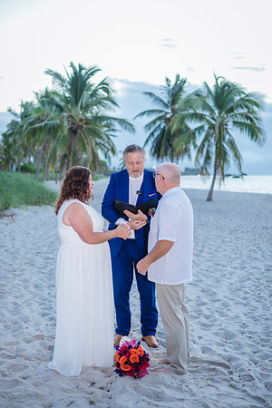 2023-09-26 Smathers Beach  Wedding Ceremony at Smathers Beach, Key West_-2