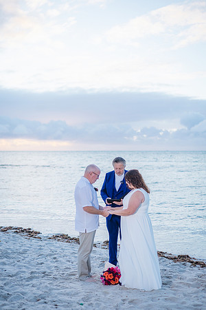 2023-09-26 Smathers Beach  Wedding Ceremony at Smathers Beach, Key West_-19