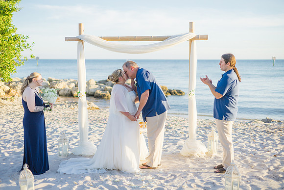 2023-10-23 Tracy and Scott Wedding at Smathers Beach, Key West -9277