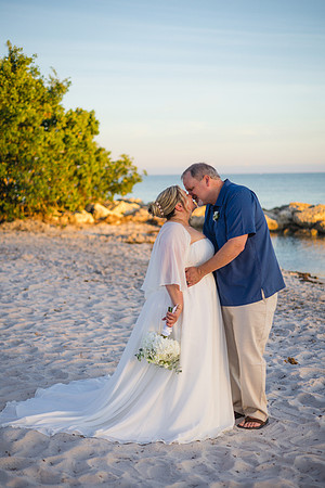 2023-10-23 Tracy and Scott Wedding at Smathers Beach, Key West -9365
