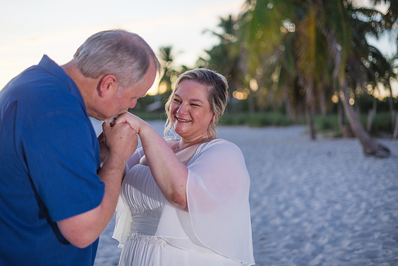 2023-10-23 Tracy and Scott Wedding at Smathers Beach, Key West -9396