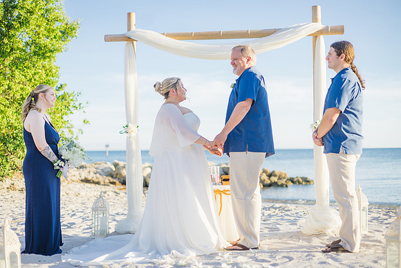 2023-10-23 Tracy and Scott Wedding at Smathers Beach, Key West -9179
