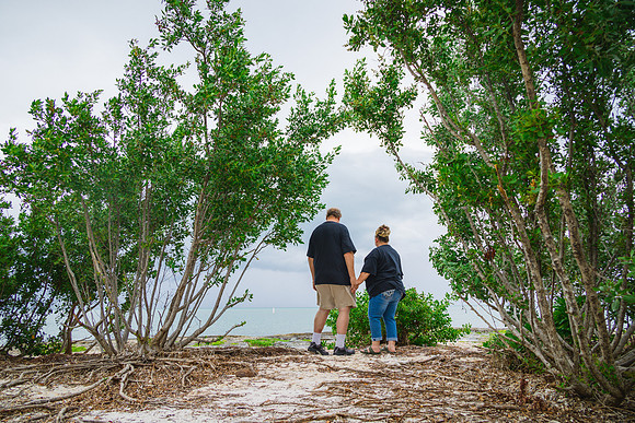 2023-10-19 Malinda and Mike Sambrero Beach Key West part1-6754