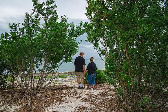 2023-10-19 Malinda and Mike Sambrero Beach Key West part1-6749