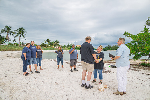 2023-10-19 Malinda and Mike Sambrero Beach Key West part1-6707
