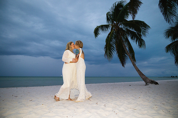 2023-10-19 Kathryn and Jennifer Smathers Beach Key West-7006