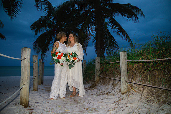 2023-10-19 Kathryn and Jennifer Smathers Beach Key West-7031