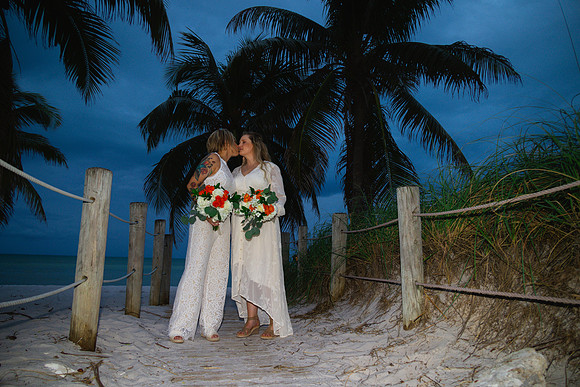 2023-10-19 Kathryn and Jennifer Smathers Beach Key West-7036