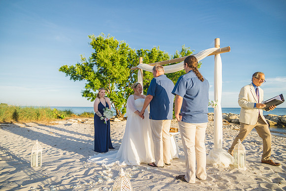 2023-10-22 Tracy and Scott  Smathers Beach Key West part2-9