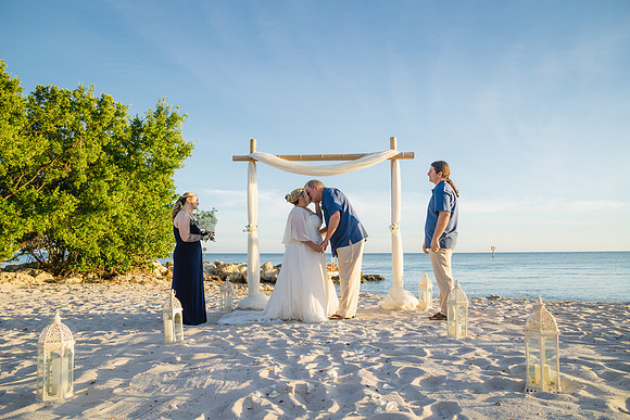 2023-10-22 Tracy and Scott  Smathers Beach Key West part2-27