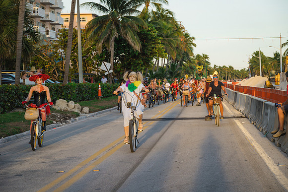 2023-10-22 Tracy and Scott  Smathers Beach Key West part2-34