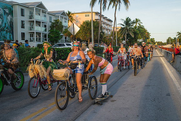 2023-10-22 Tracy and Scott  Smathers Beach Key West part2-35