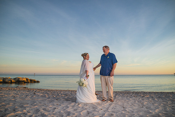 2023-10-22 Tracy and Scott  Smathers Beach Key West part2-66