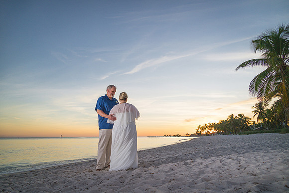 2023-10-22 Tracy and Scott  Smathers Beach Key West part2-71