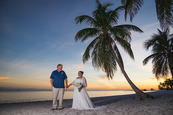 2023-10-22 Tracy and Scott  Smathers Beach Key West part2-77