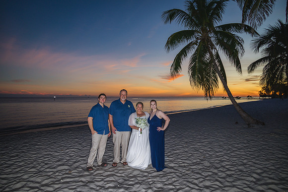 2023-10-22 Tracy and Scott  Smathers Beach Key West part2-87