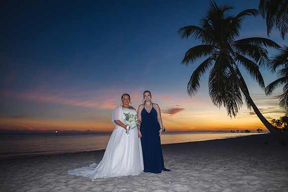 2023-10-22 Tracy and Scott  Smathers Beach Key West part2