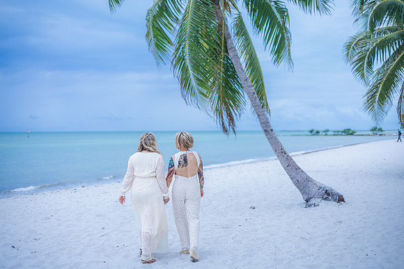 2023-10-19 Kathryn and Jennifer Smathers Beach Key West part2-8189