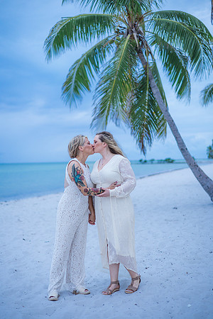 2023-10-19 Kathryn and Jennifer Smathers Beach Key West part2-8218