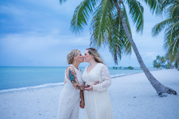 2023-10-19 Kathryn and Jennifer Smathers Beach Key West part2-8220