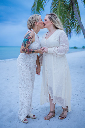 2023-10-19 Kathryn and Jennifer Smathers Beach Key West part2-8228
