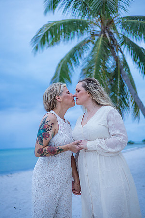 2023-10-19 Kathryn and Jennifer Smathers Beach Key West part2-8225
