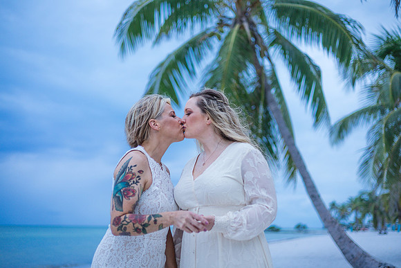 2023-10-19 Kathryn and Jennifer Smathers Beach Key West part2-8222