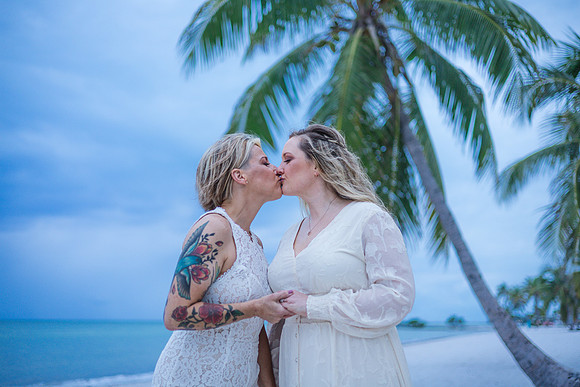 2023-10-19 Kathryn and Jennifer Smathers Beach Key West part2-8224