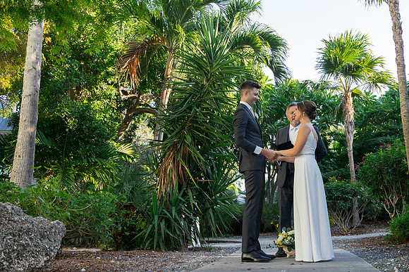 2023-11-11  Laura and Sergey Key West Tuman Butterfly Garden-2626
