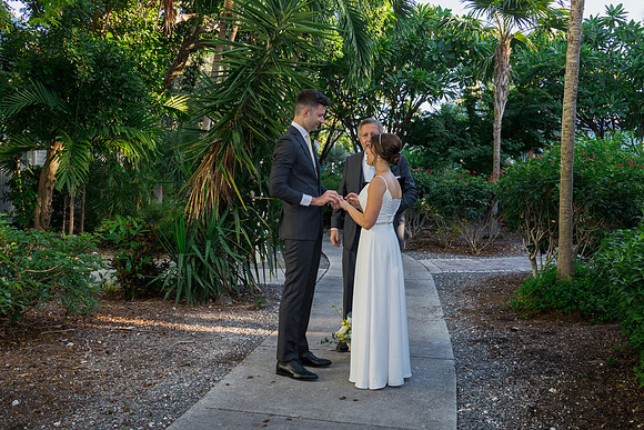 2023-11-11  Laura and Sergey Key West Tuman Butterfly Garden-2661