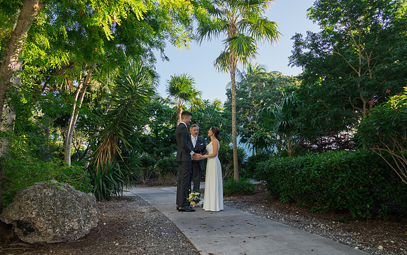 2023-11-11  Laura and Sergey Key West Tuman Butterfly Garden-2605